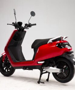 trasera ladeada moto eléctrica e-Volf Pegasus roja